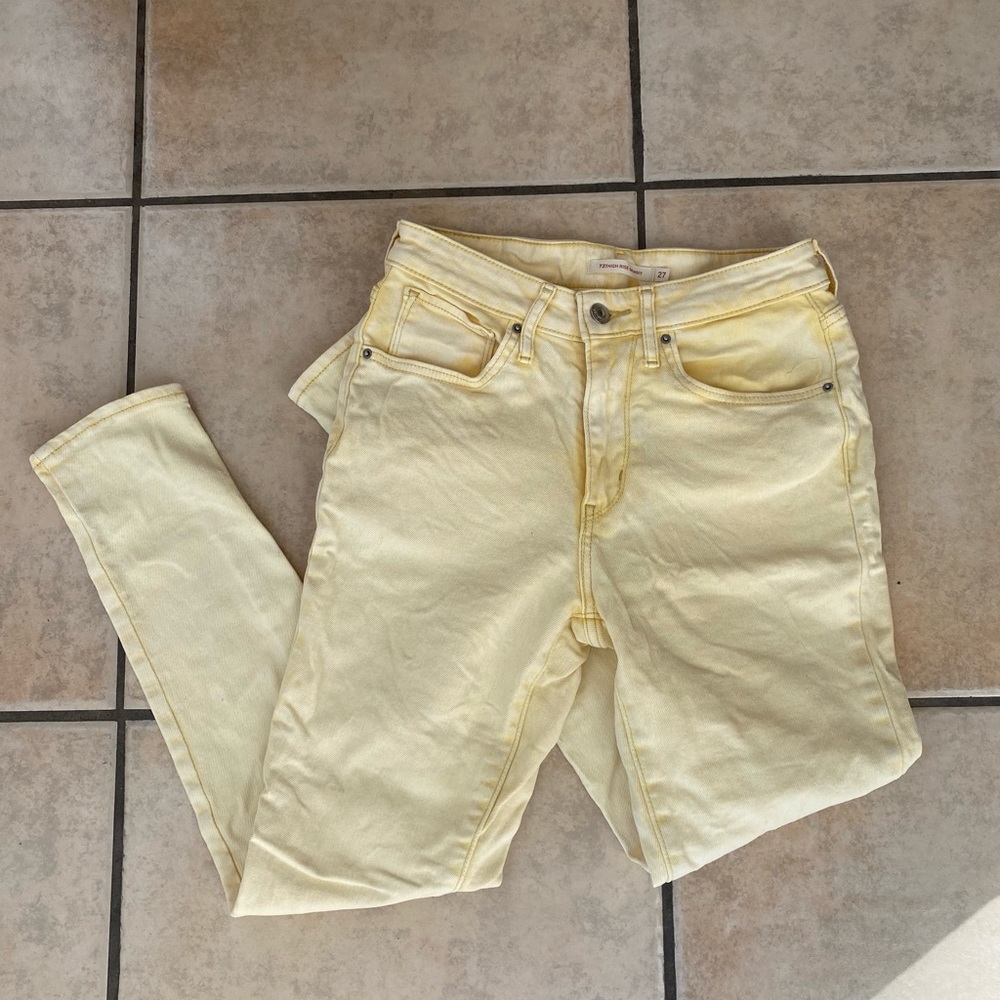 Levi’s 721 Yellow High Rise Skinny Ankle Jean